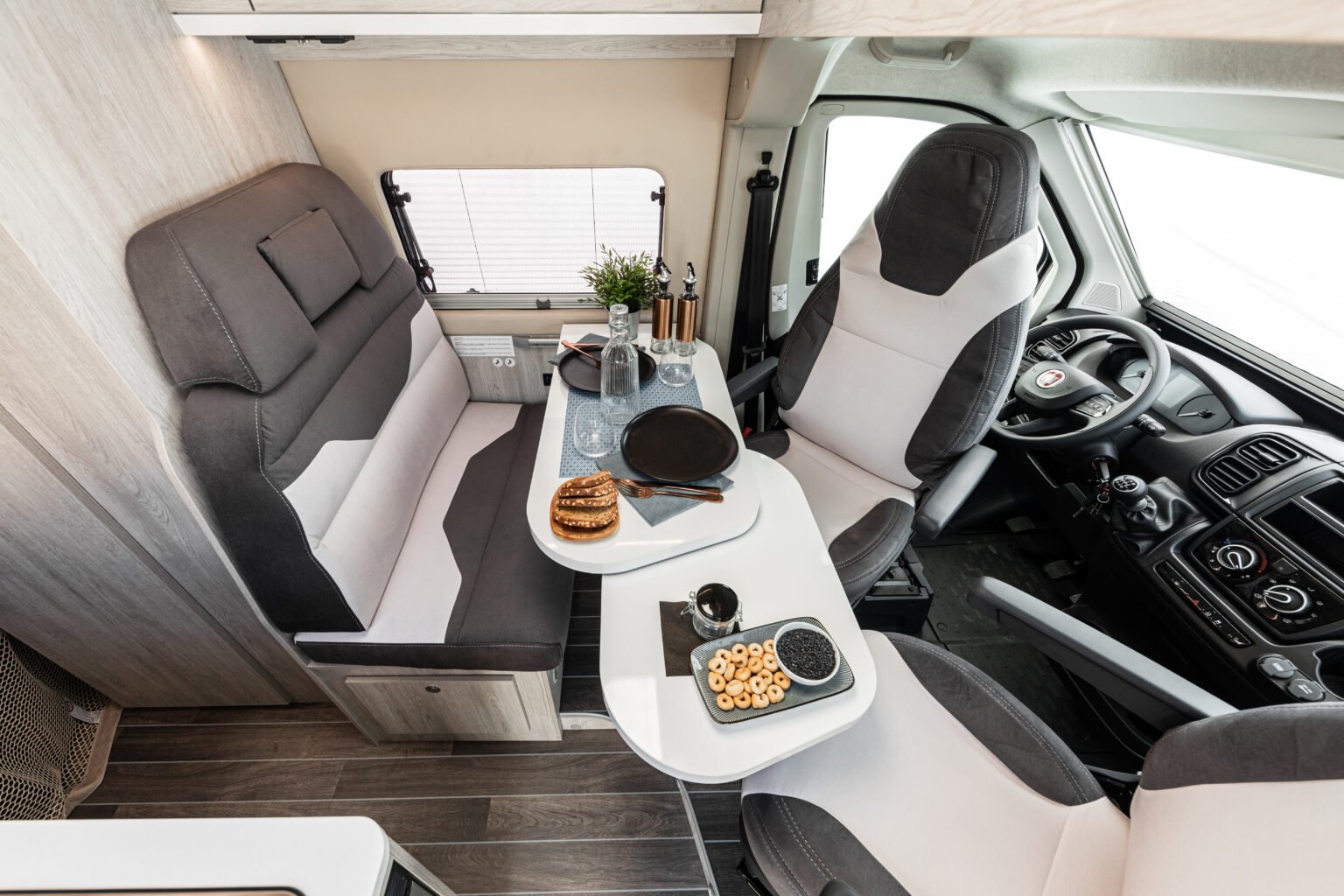 Roller Team Van Livingstone K2 dinette