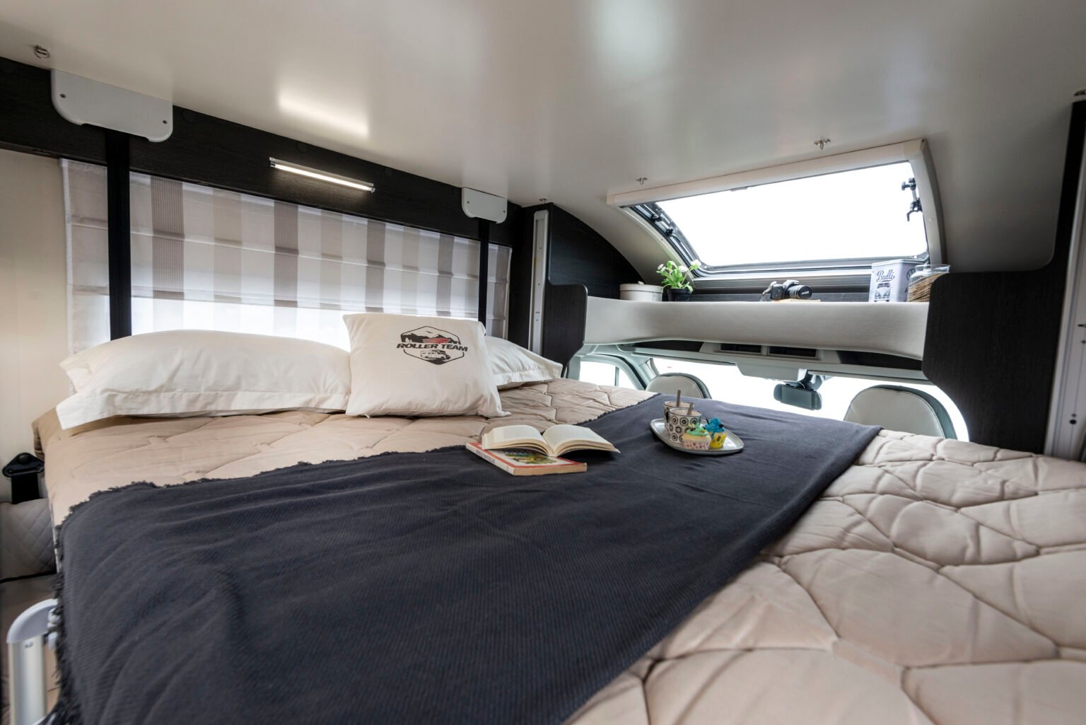 Roller Team camper semintegrale Kronos Advance 234 TL letto basculante