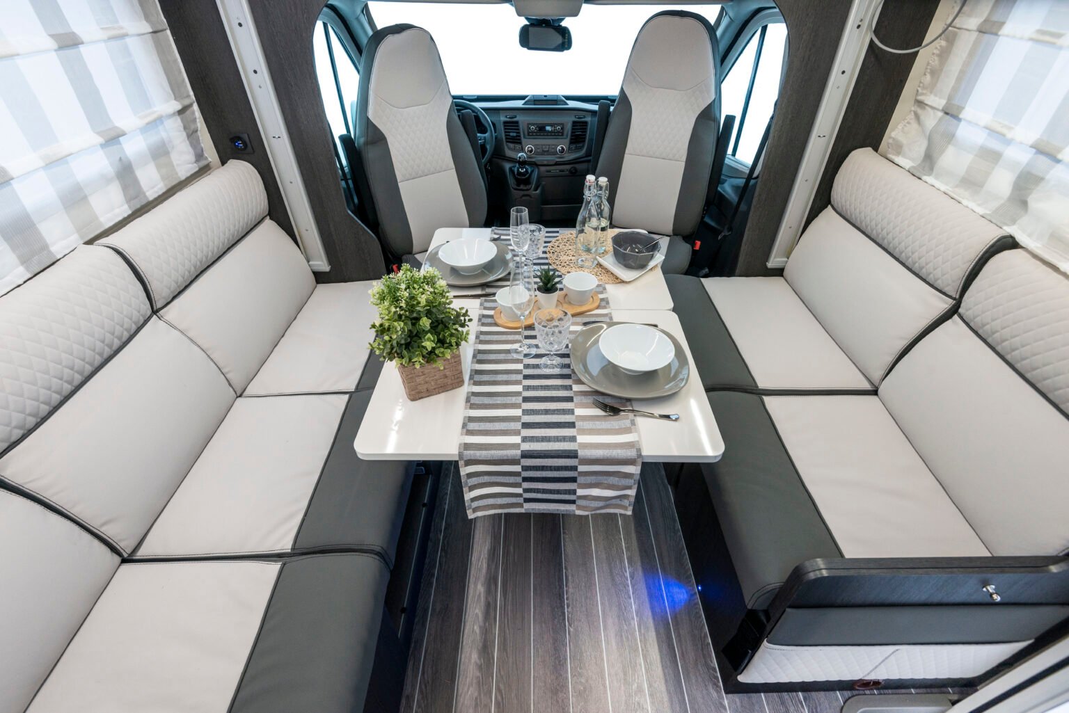 Roller Team camper semintegrale Kronos Advance 234 TL dinette
