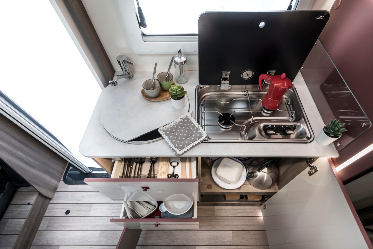Roller Team camper semintegrale Kronos Fit 281 dinette cucina