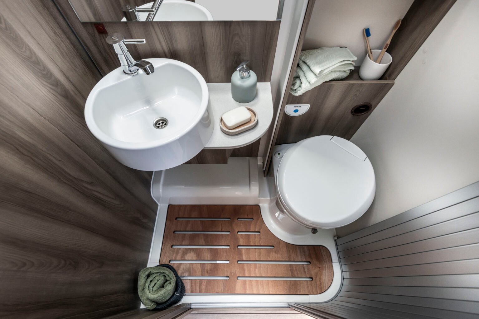 Roller Team camper semintegrale Kronos Fit 281 dinette bagno