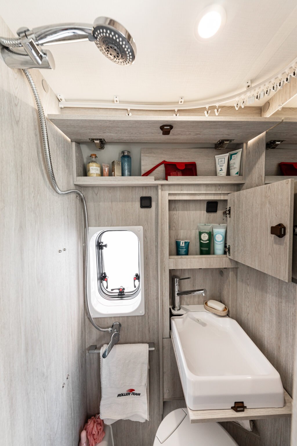 Roller Team Van Livingstone 6 bagno