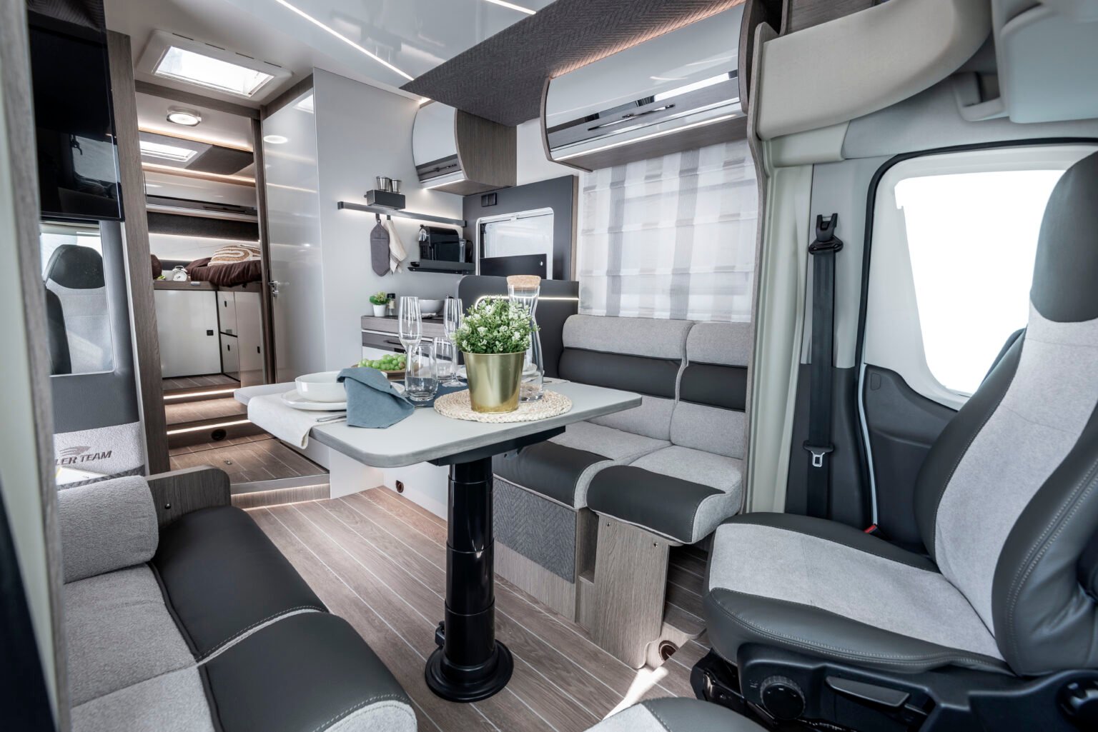Arca Camper camper semintegrale Zefiro 287 TL dinette