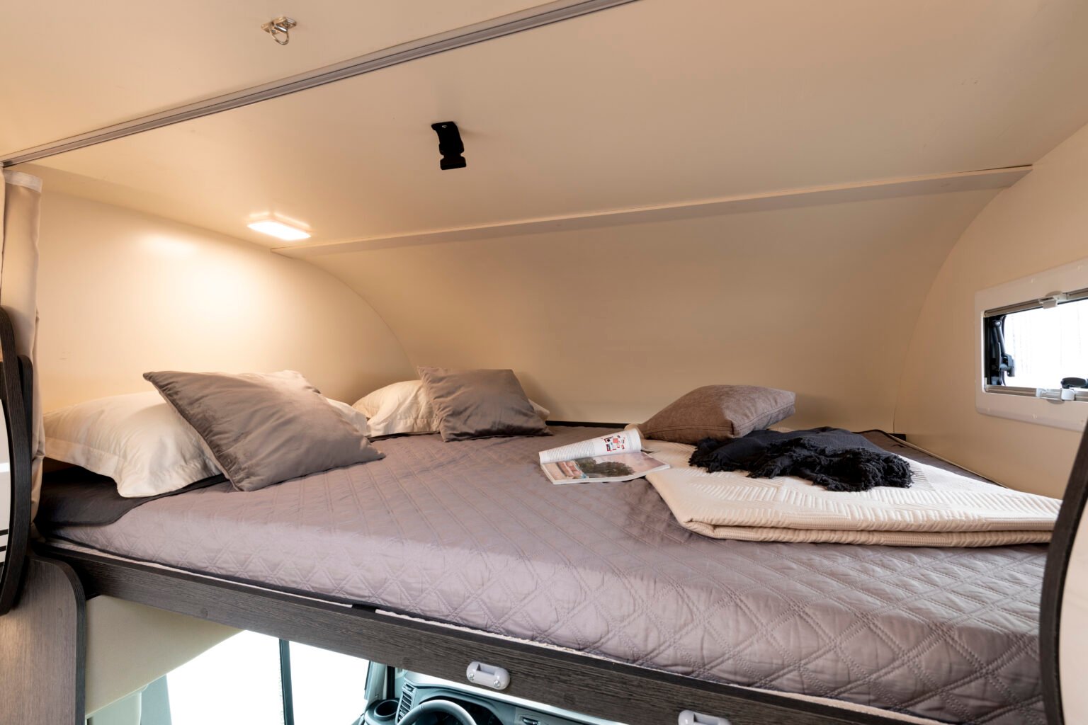 Roller Team Camper Mansardato Kronos Advance 277 M letto basculante