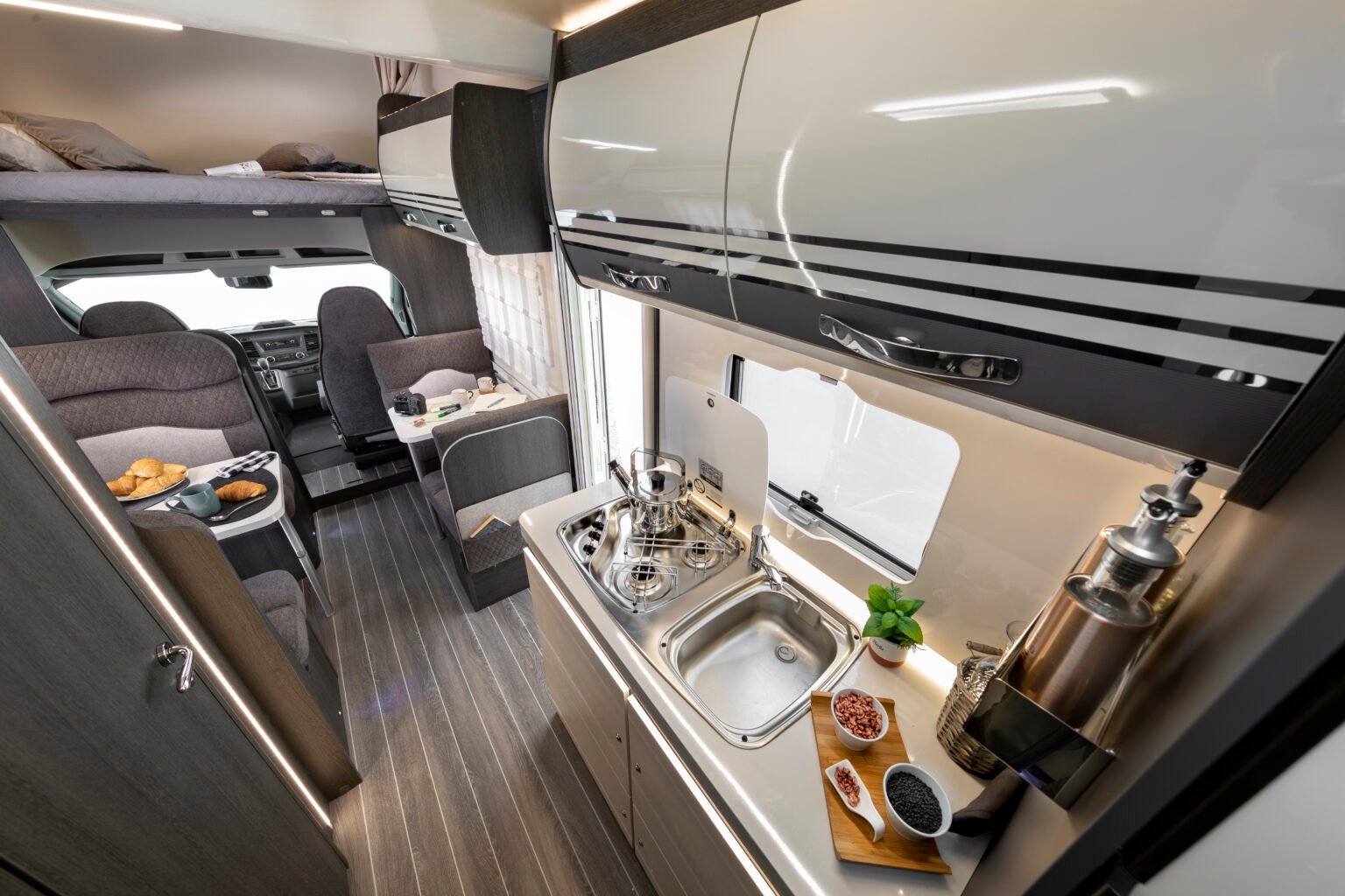 Roller Team Camper Mansardato Kronos Advance 277 M cucina