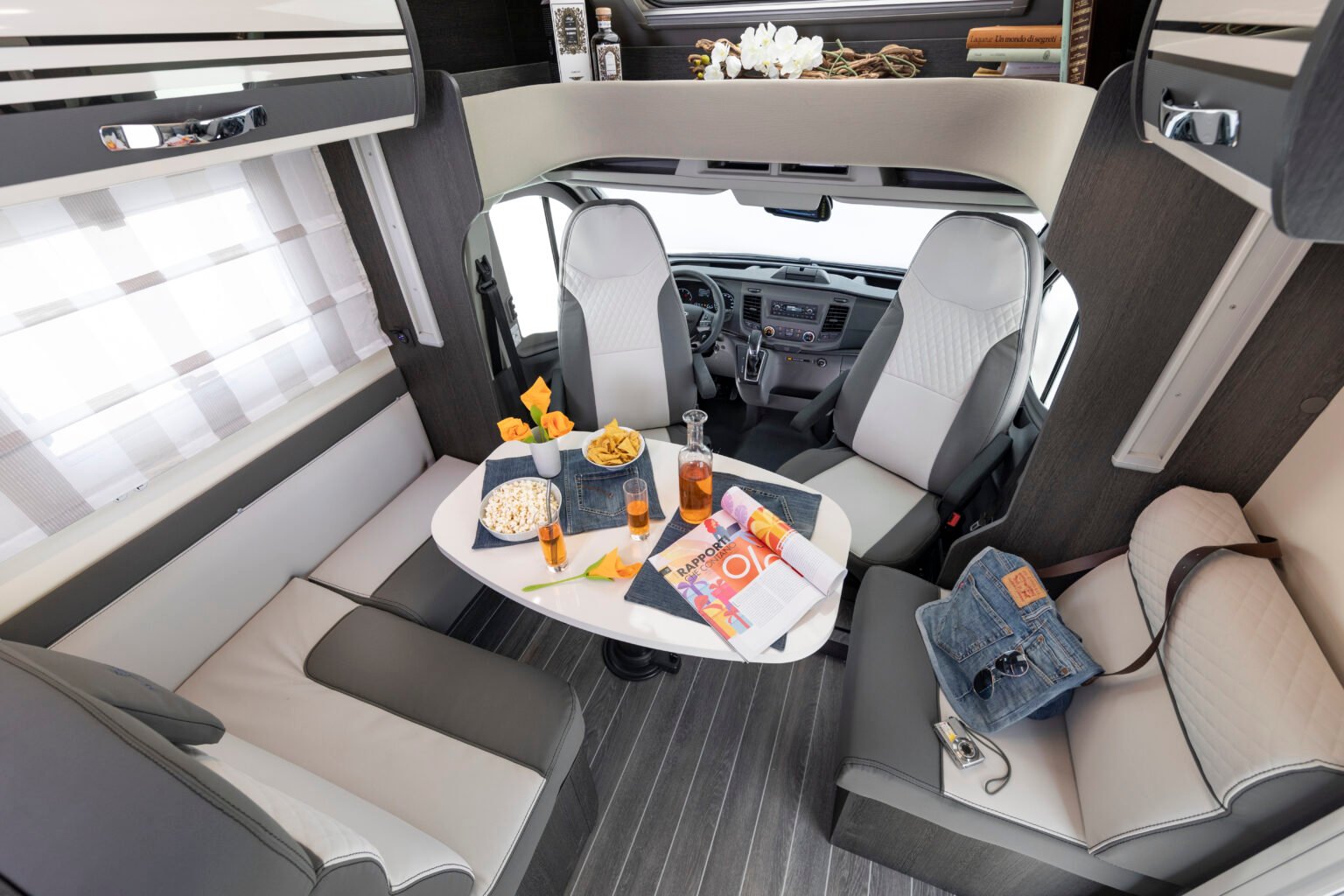 Roller Team camper semintegrale Kronos Advance 284 TL dinette