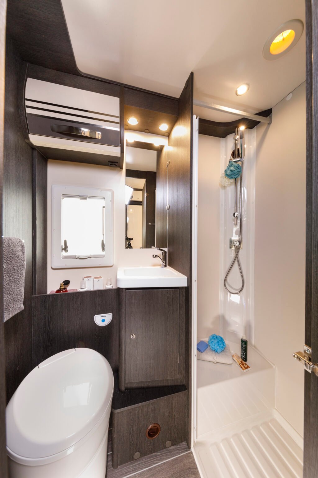 Roller Team mansardato Kronos Advance 290 M bagno