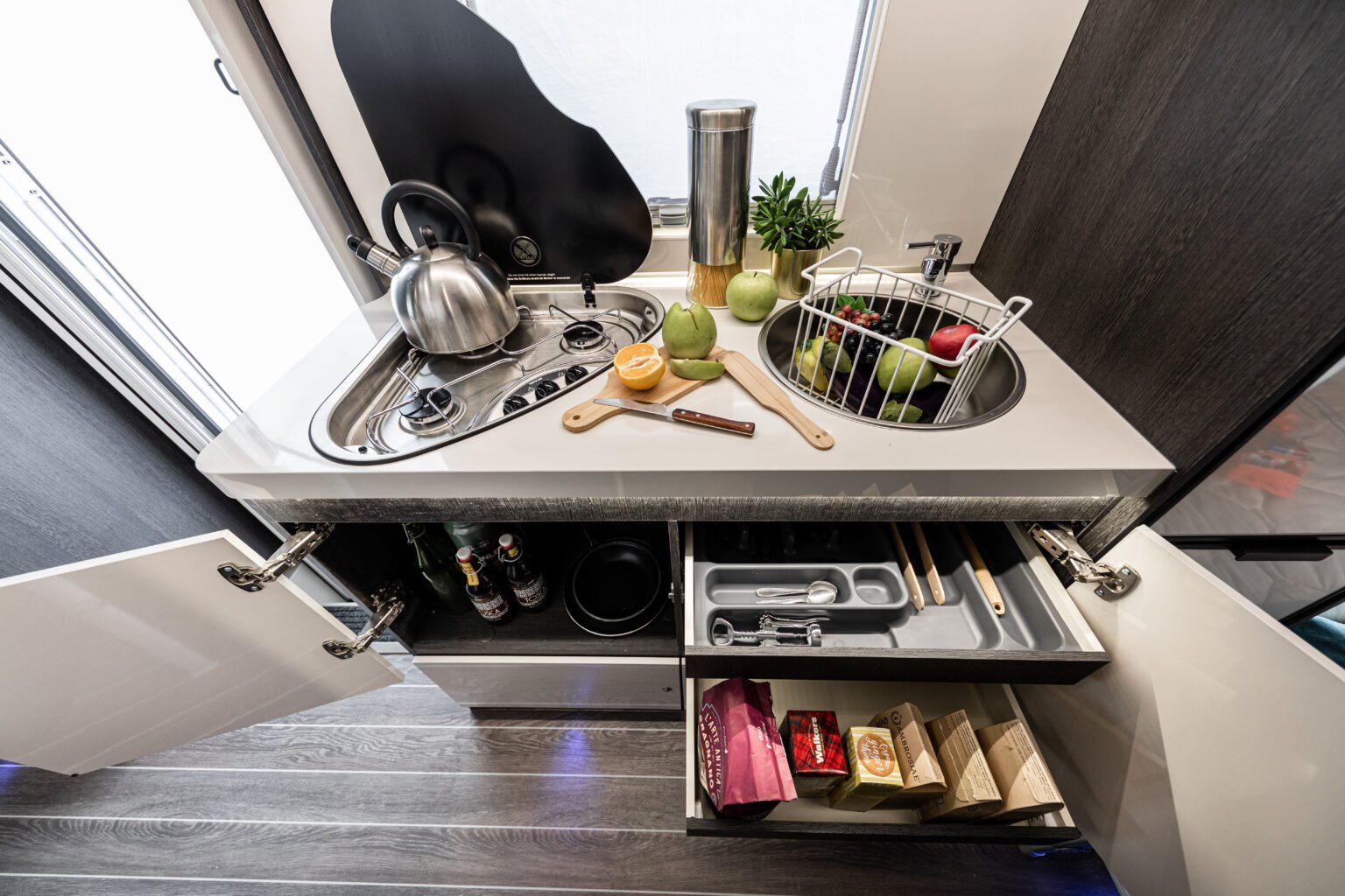 Roller team camper Mansardato Kronos Advance 279 M cucina