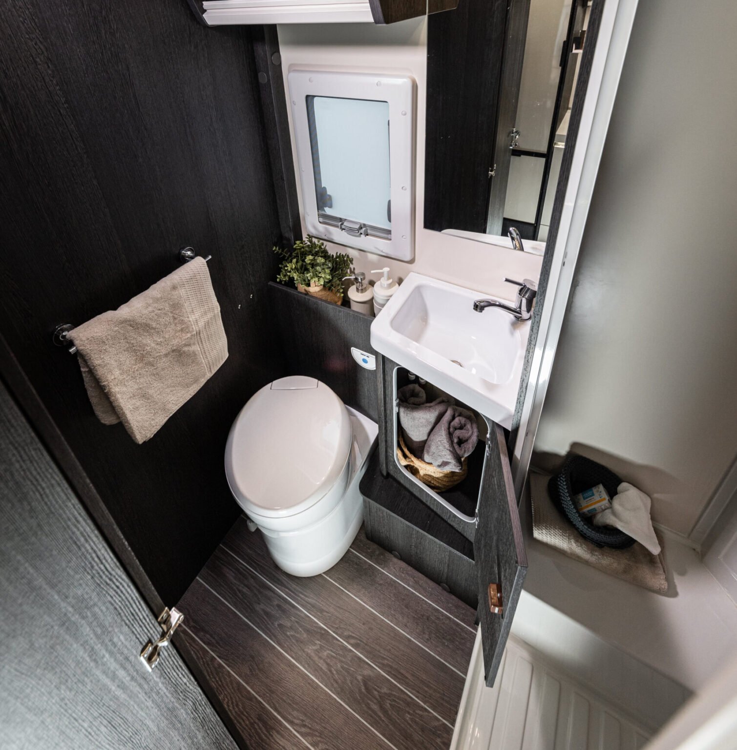 Roller team camper Mansardato Kronos Advance 279 M bagno
