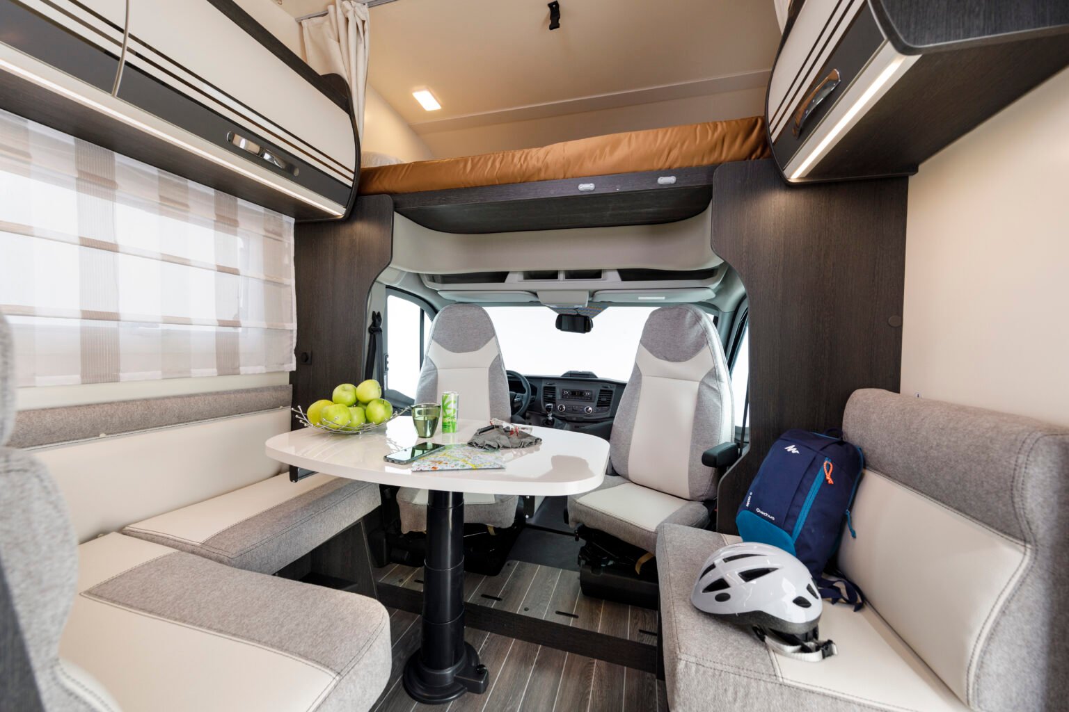Roller Team camper mansardato Kronos 284 M dinette