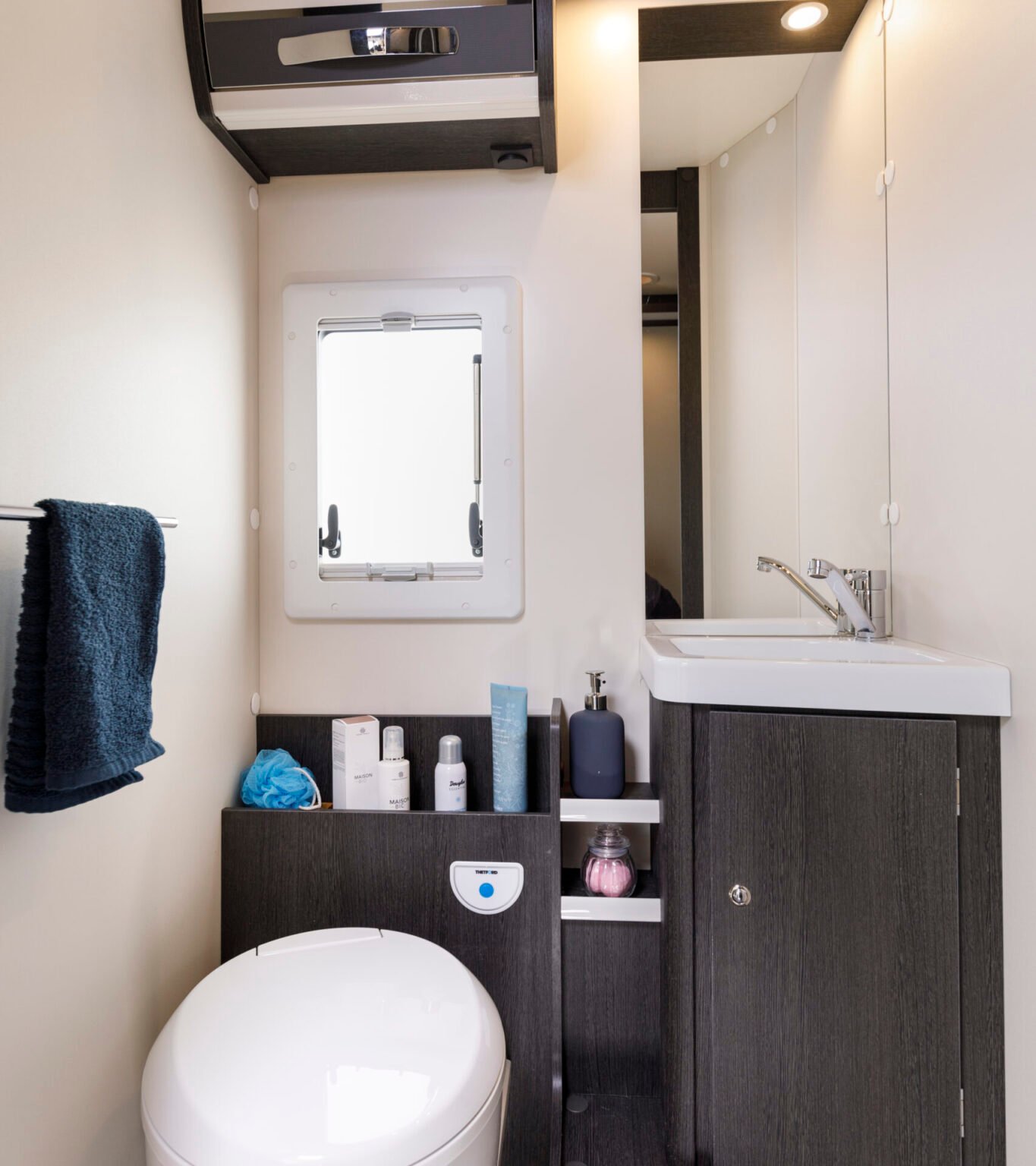 Roller Team camper mansardato Kronos 284 M bagno